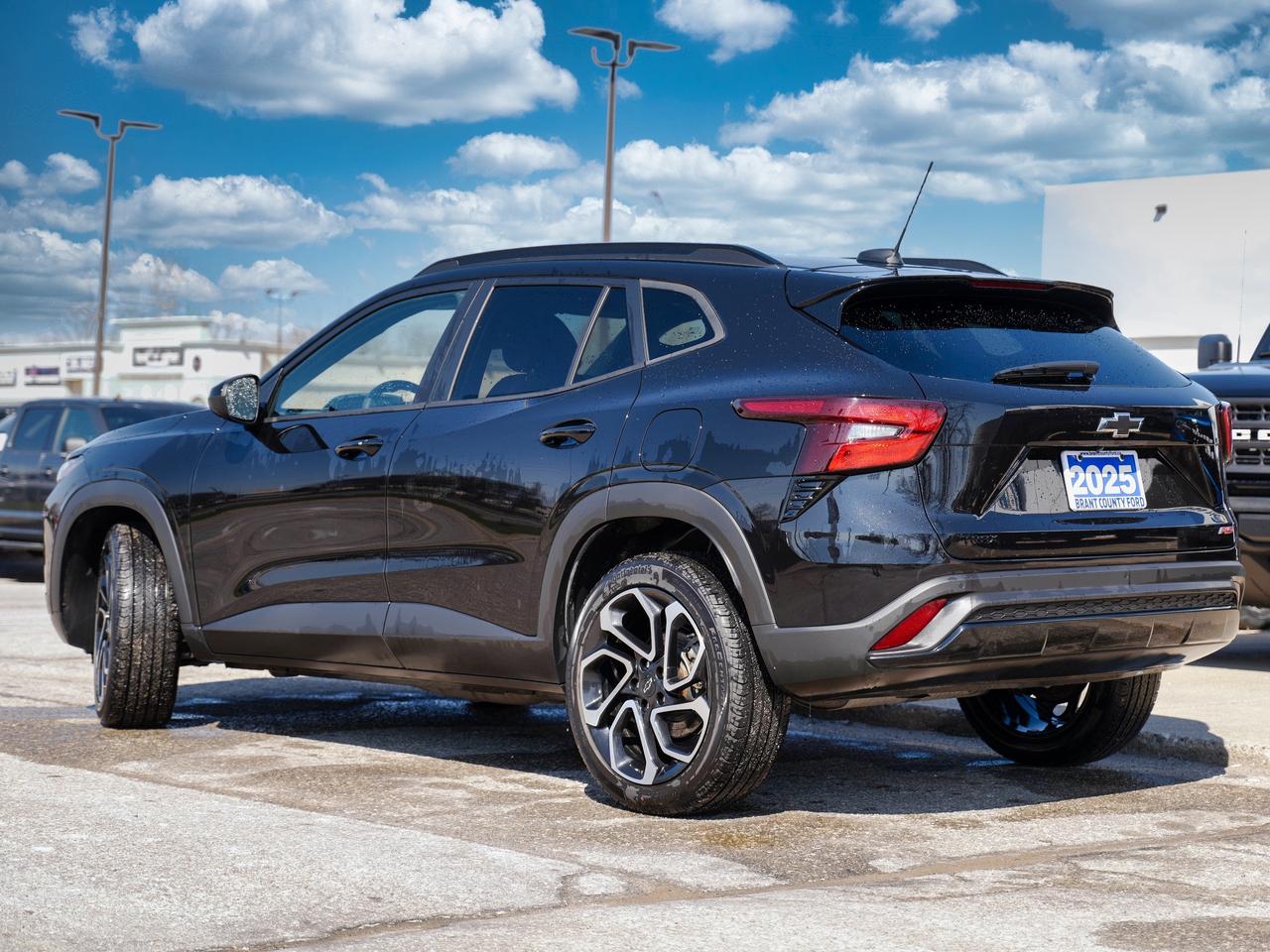 2025 Chevrolet Trax 4 DOOR | SURPRISINGLY SPACIOUS | GAS SAVER Photo