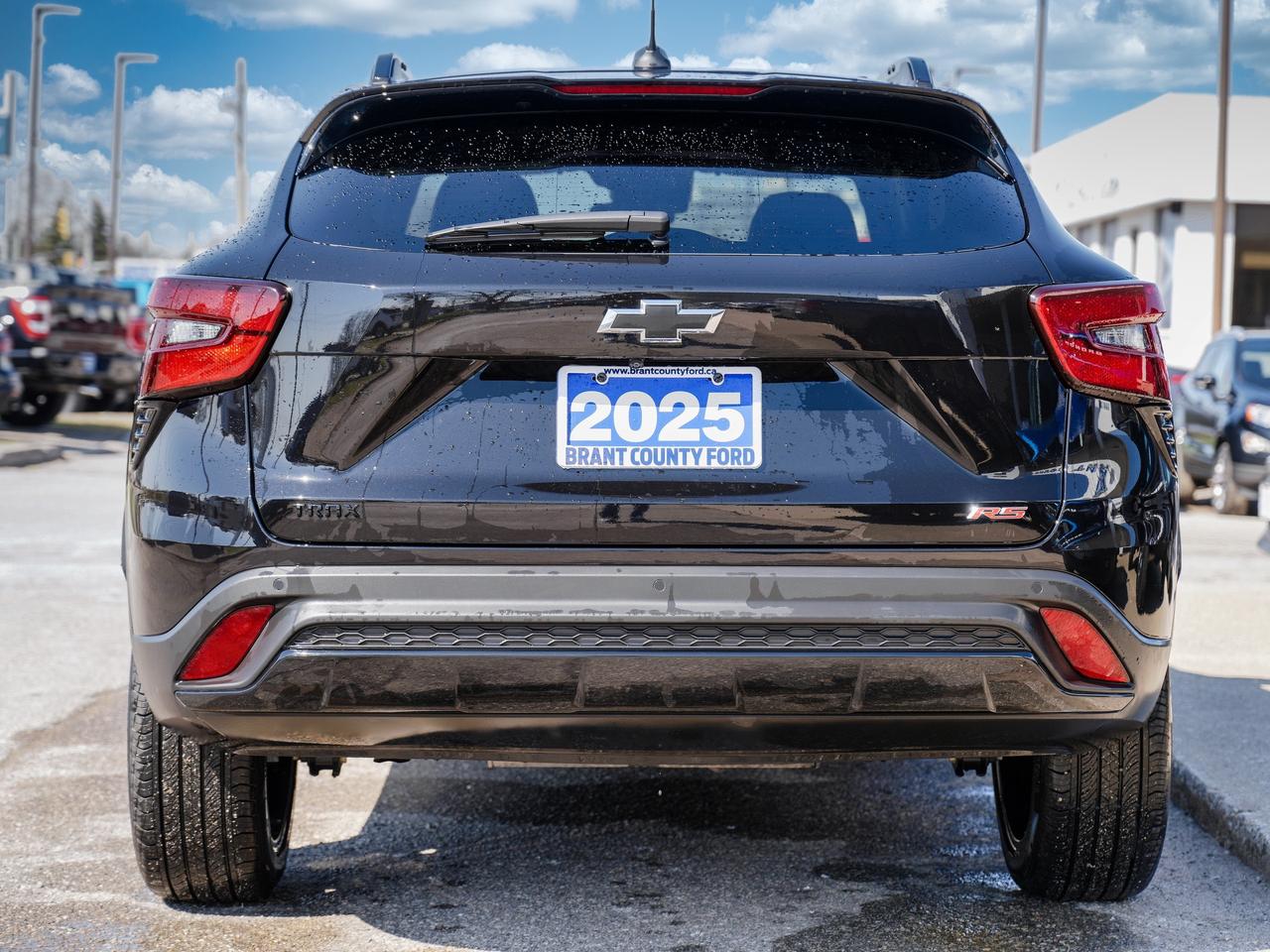 2025 Chevrolet Trax 4 DOOR | SURPRISINGLY SPACIOUS | GAS SAVER Photo