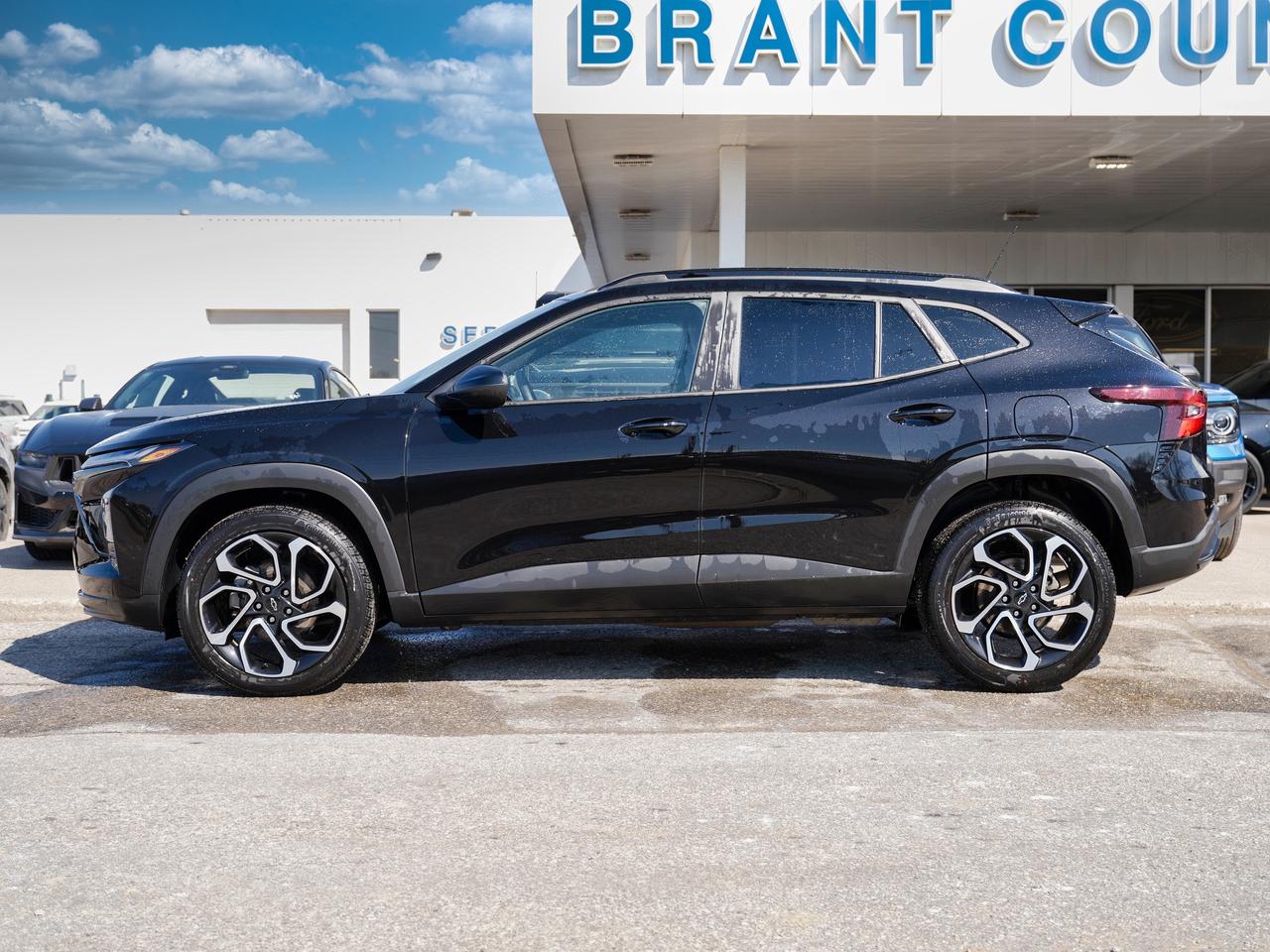 2025 Chevrolet Trax 4 DOOR | SURPRISINGLY SPACIOUS | GAS SAVER Photo