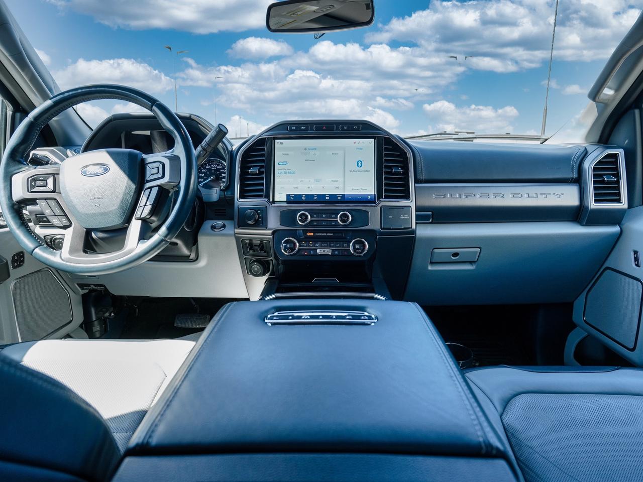 2022 Ford F-350 Super Duty DUALLY | SERIOUS TOWING | ONE OWNER..RARE FIND! Photo