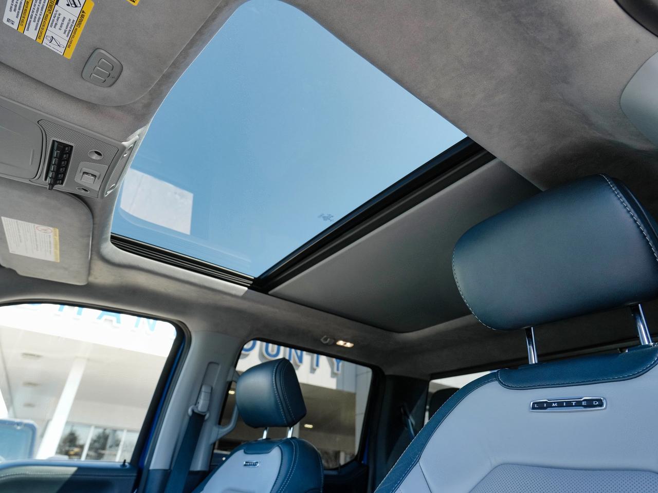 2022 Ford F-350 Super Duty DUALLY | SERIOUS TOWING | ONE OWNER..RARE FIND! Photo