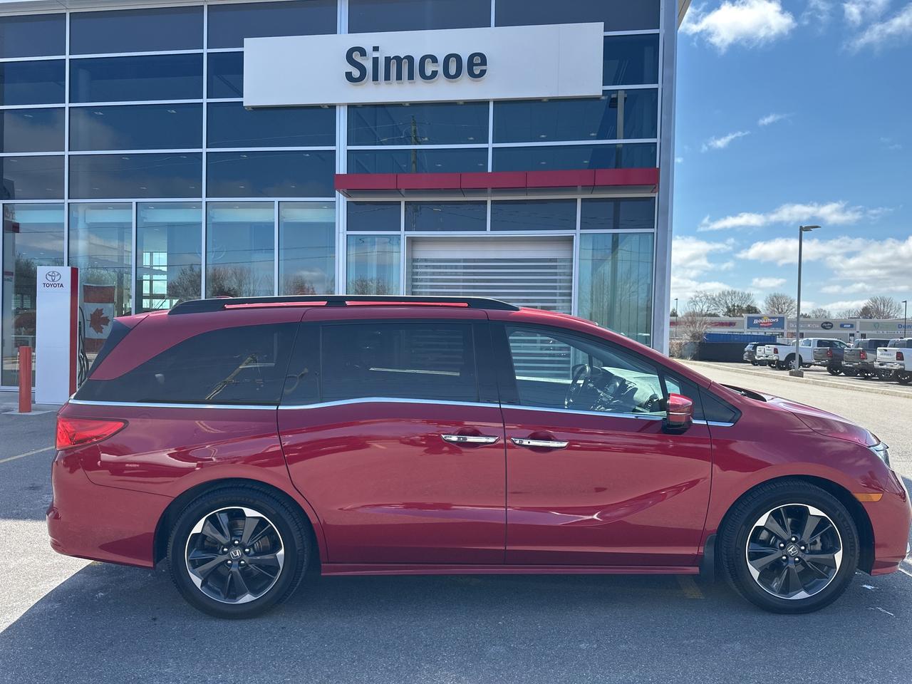 2022 Honda Odyssey Touring Photo3