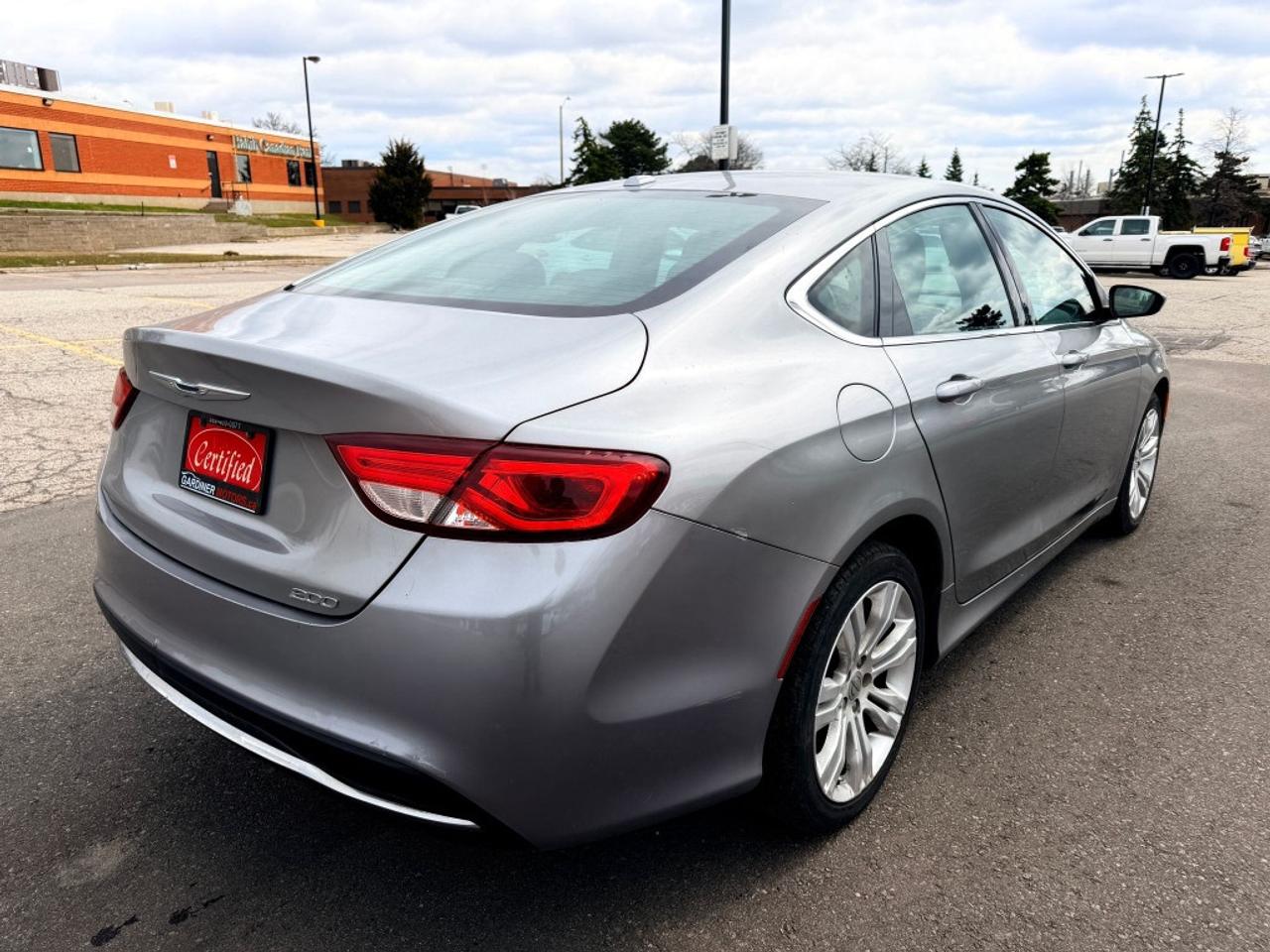 2015 Chrysler 200 Limited 4dr Front-wheel Drive Sedan Automatic Photo