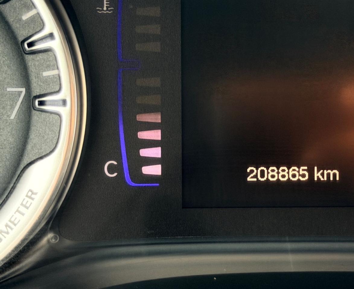 2015 Chrysler 200 Limited 4dr Front-wheel Drive Sedan Automatic Photo