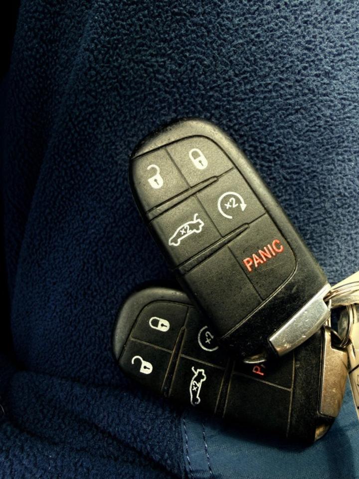 2015 Chrysler 200 Limited 4dr Front-wheel Drive Sedan Automatic Photo