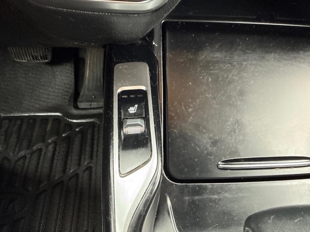 2022 Kia Sorento X-Line  Heated Steering Wheel - $223 B/W Photo