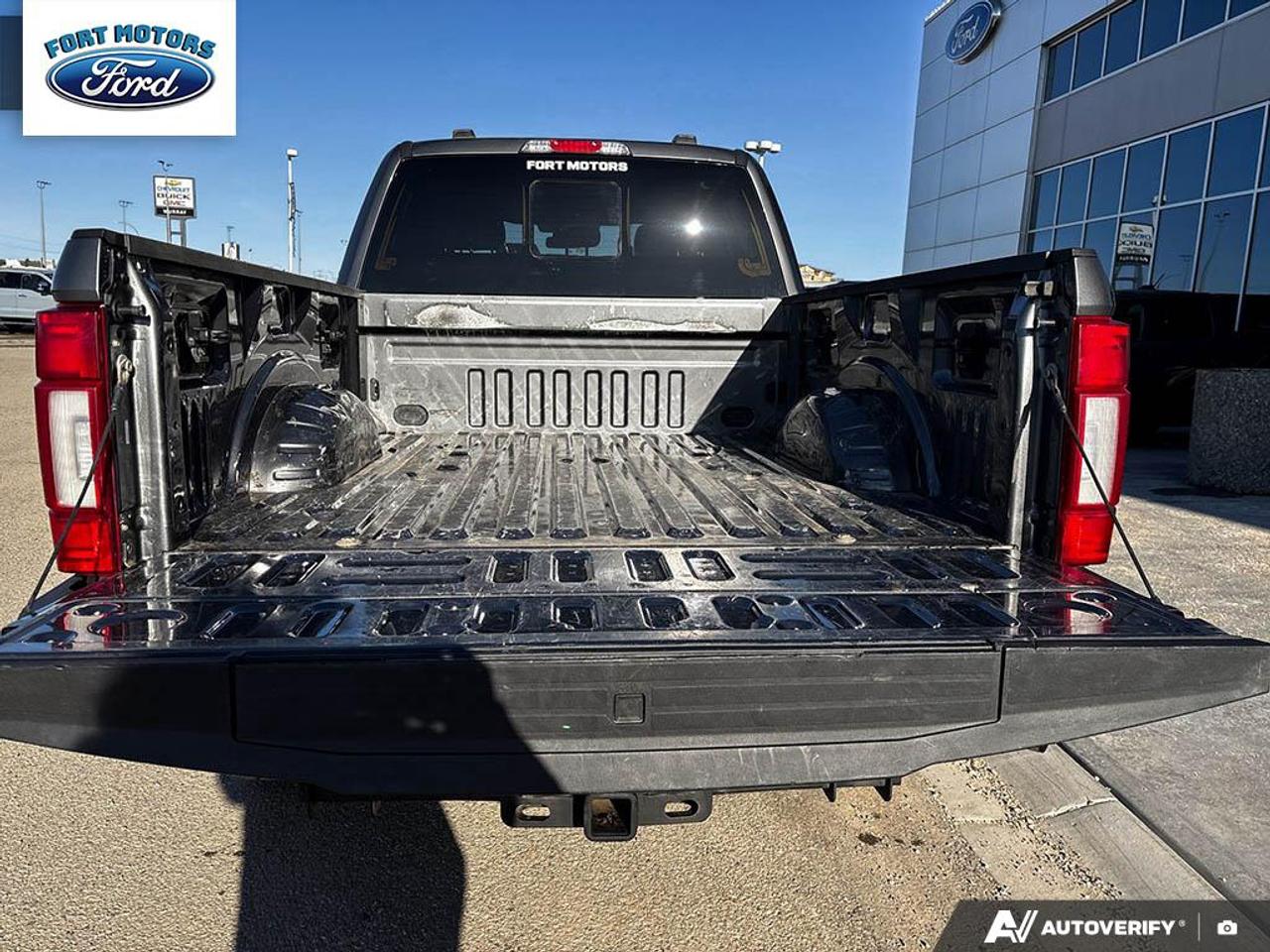 2022 Ford F-350 Super Duty Lariat Crew Cab 4WD