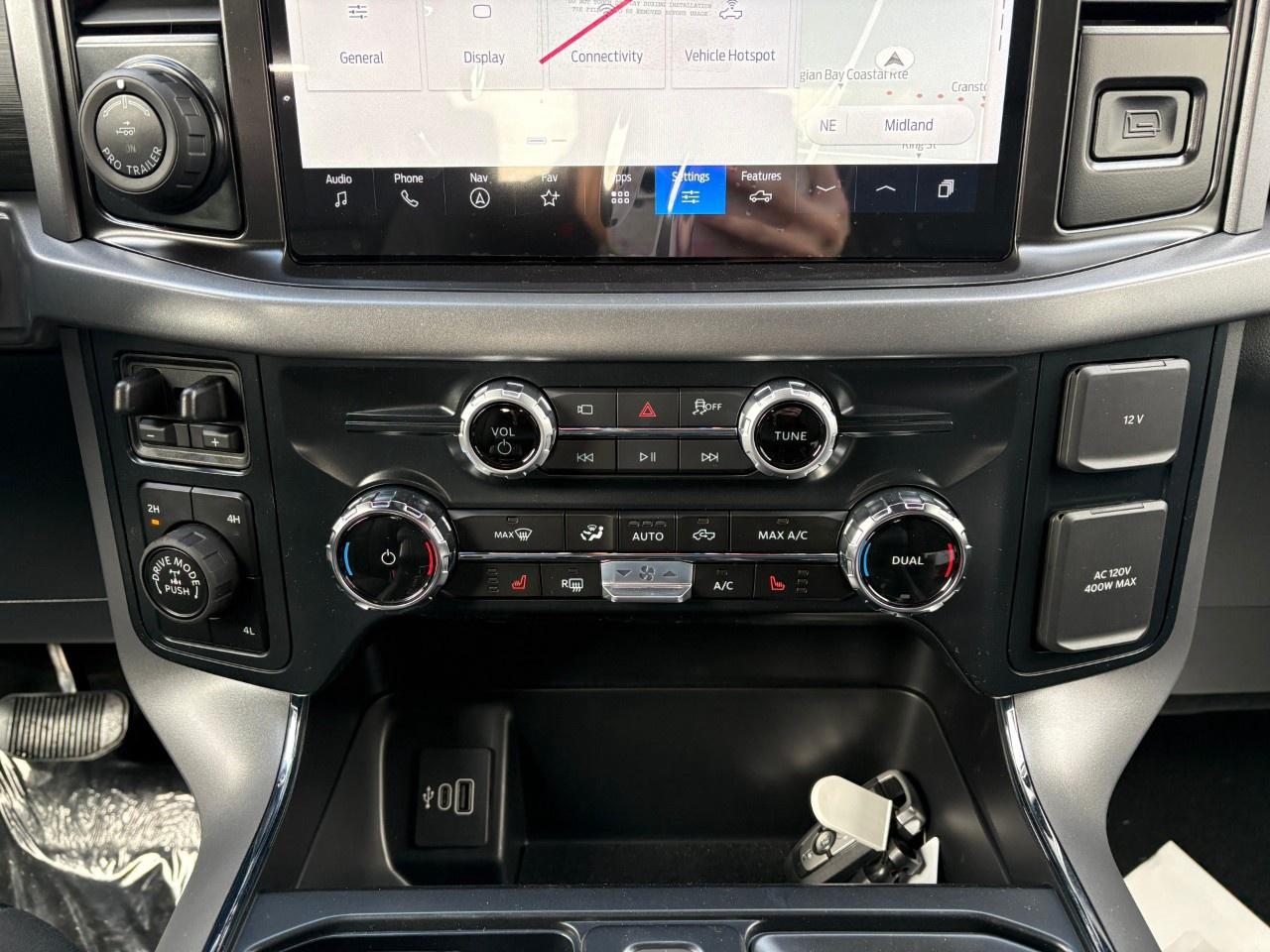 2026 Ford F-150 XLT 4WD SuperCrew 5.5' Box Photo