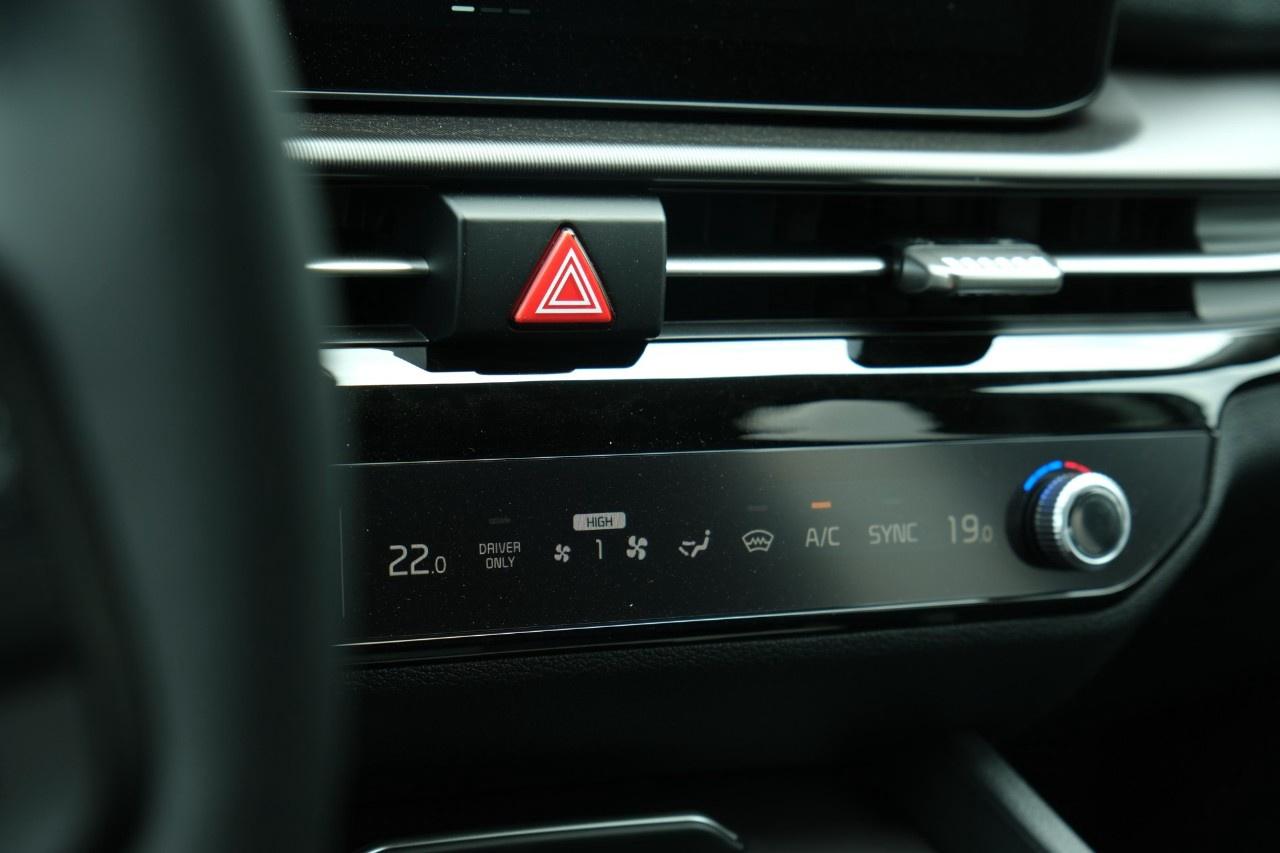 2026 Kia Sportage Plug-In Hybrid EX Premium AWD Photo