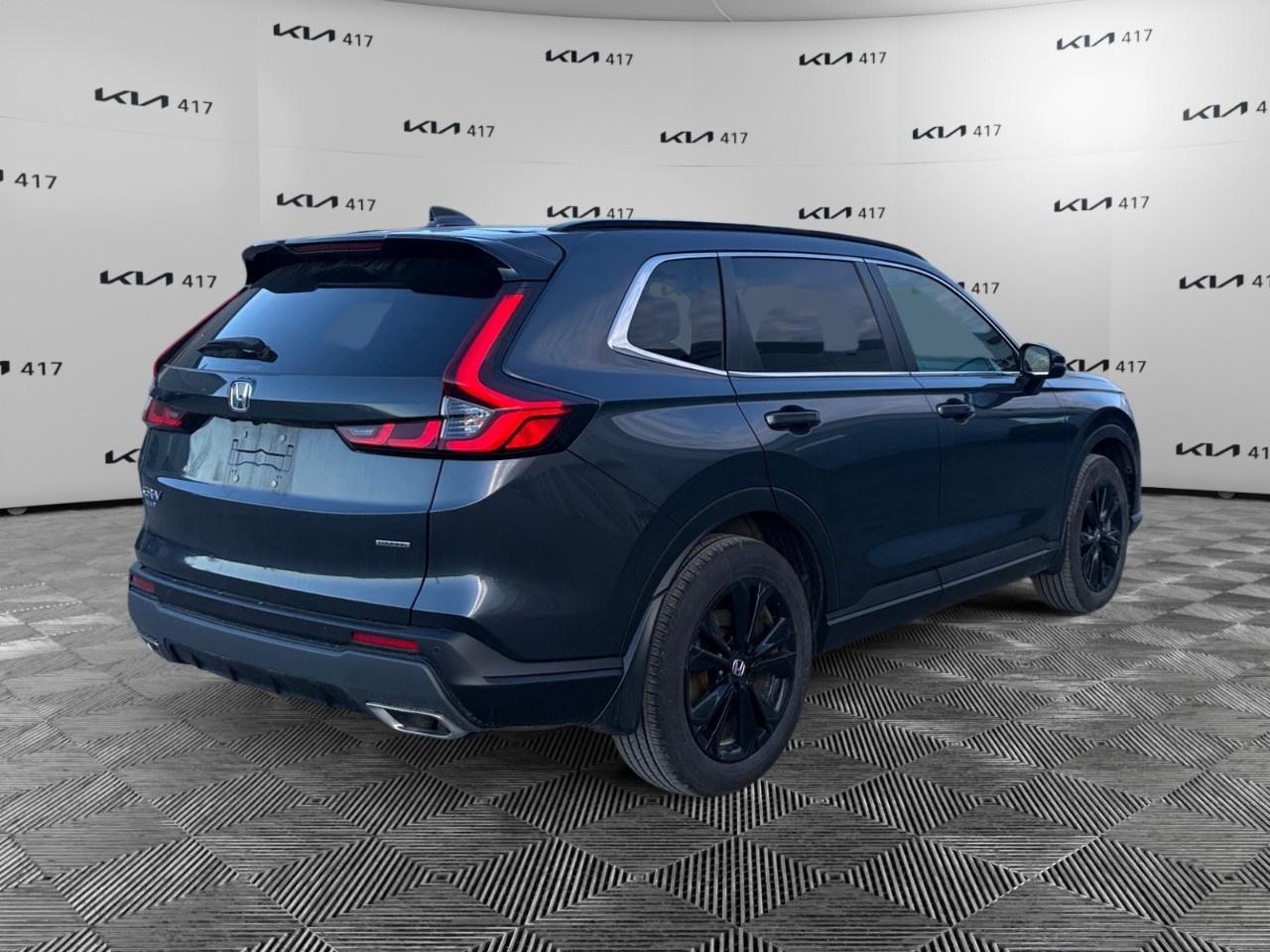 2023 Honda CR-V Hybrid Touring AWD Photo