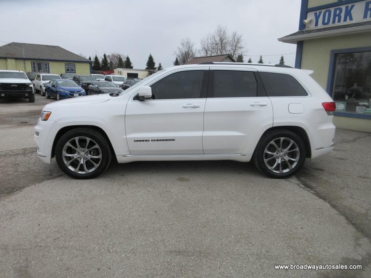 2020 Jeep Grand Cherokee LOADED SUMMIT-PACKAGE 5 PASSENGER 5.7L - V8.. 4X4.. NAVIGATION.. PANORAMIC SUNROOF.. LEATHER.. HEATED SEATS.. ECO & SPORT MODE.. Photo2