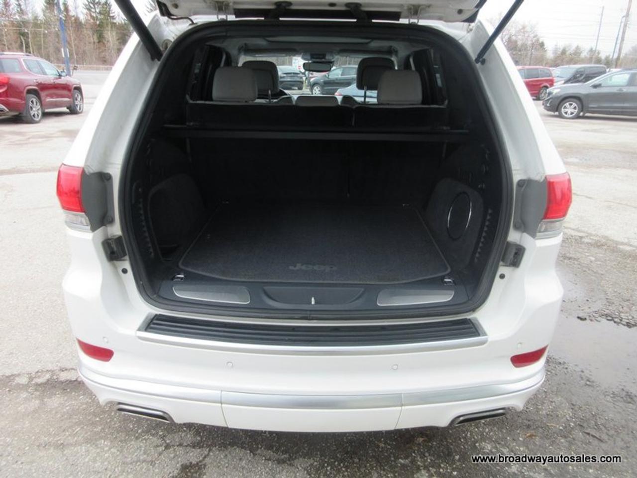 2020 Jeep Grand Cherokee LOADED SUMMIT-PACKAGE 5 PASSENGER 5.7L - V8.. 4X4.. NAVIGATION.. PANORAMIC SUNROOF.. LEATHER.. HEATED SEATS.. ECO & SPORT MODE.. Photo