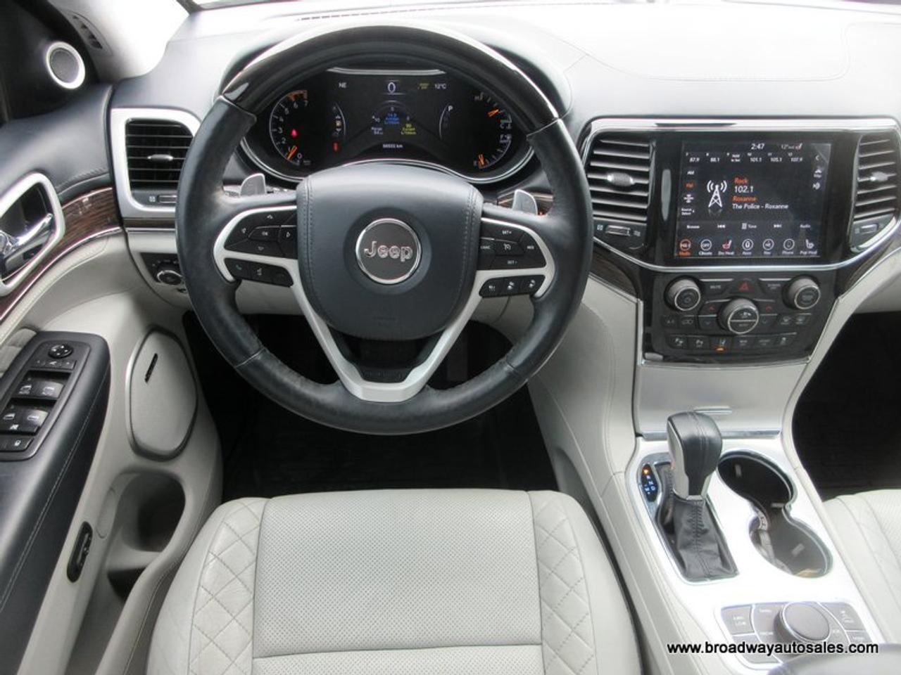 2020 Jeep Grand Cherokee LOADED SUMMIT-PACKAGE 5 PASSENGER 5.7L - V8.. 4X4.. NAVIGATION.. PANORAMIC SUNROOF.. LEATHER.. HEATED SEATS.. ECO & SPORT MODE.. Photo