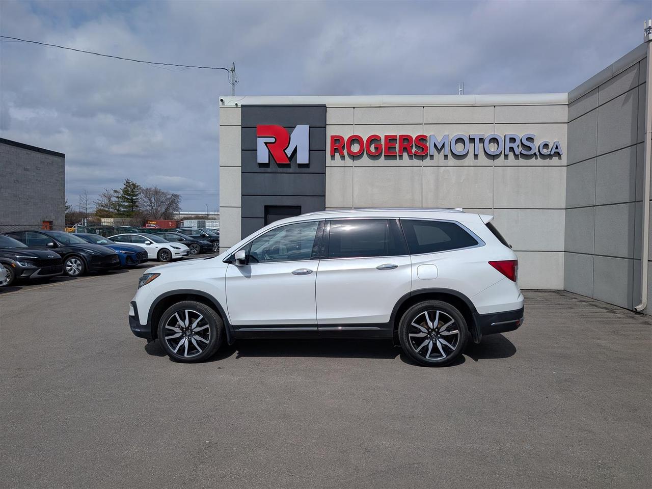2022 Honda Pilot TOURING AWD - 7 PASS - NAVI - PANO ROOF - DVD Photo