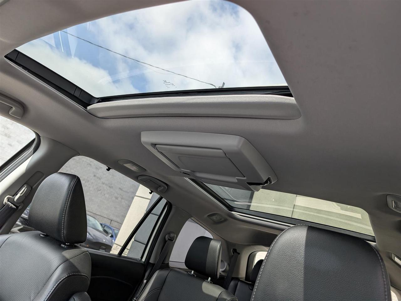 2022 Honda Pilot TOURING AWD - 7 PASS - NAVI - PANO ROOF - DVD Photo