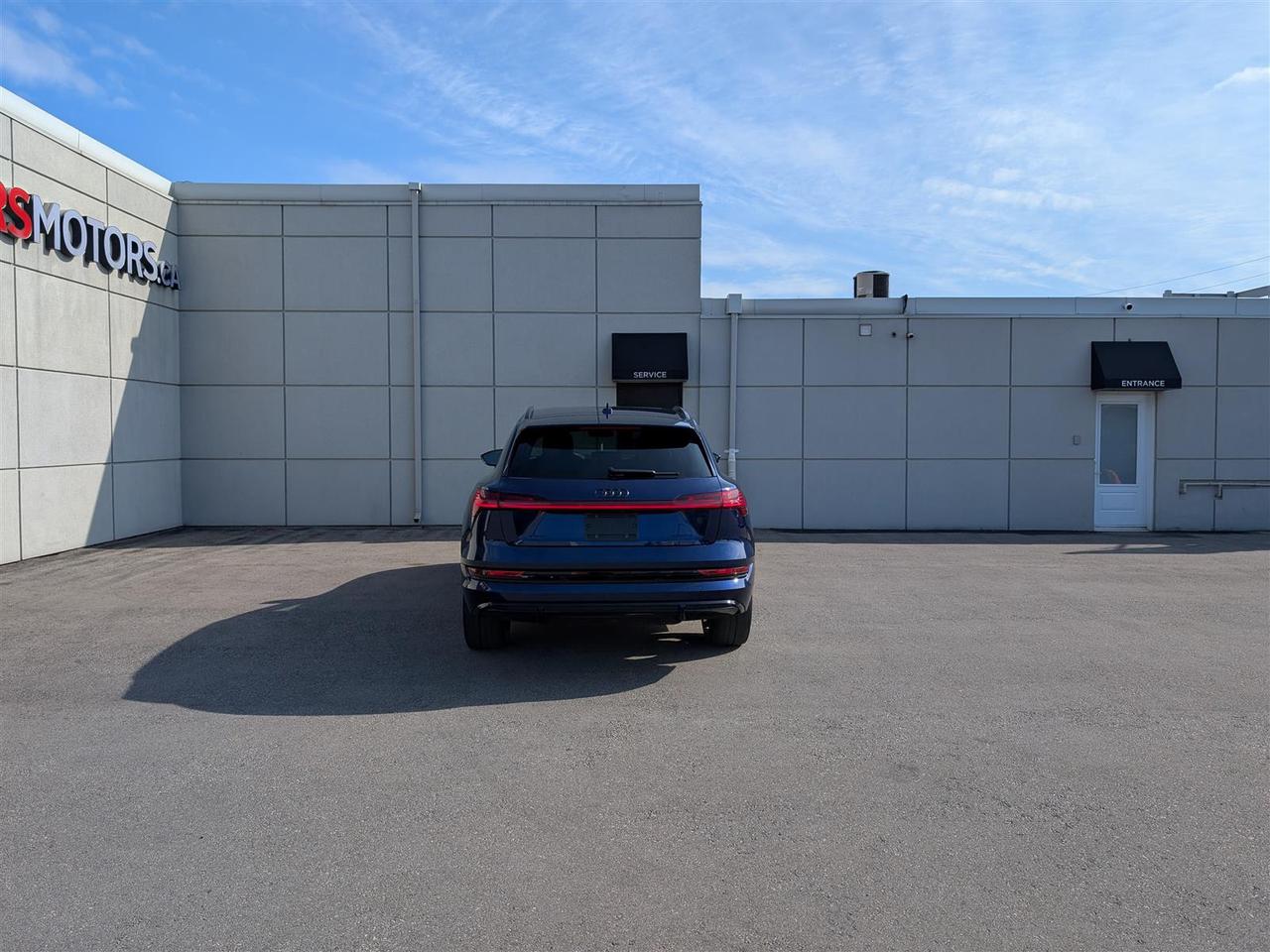 2022 Audi E-Tron 55 TECHNIK QTRO - NAVI - PANO ROOF - TECH FEATURES Photo