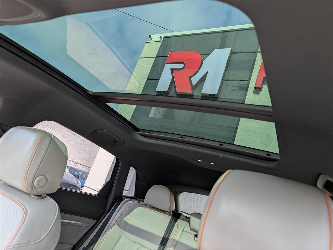 2022 Audi E-Tron 55 TECHNIK QTRO - NAVI - PANO ROOF - TECH FEATURES Photo