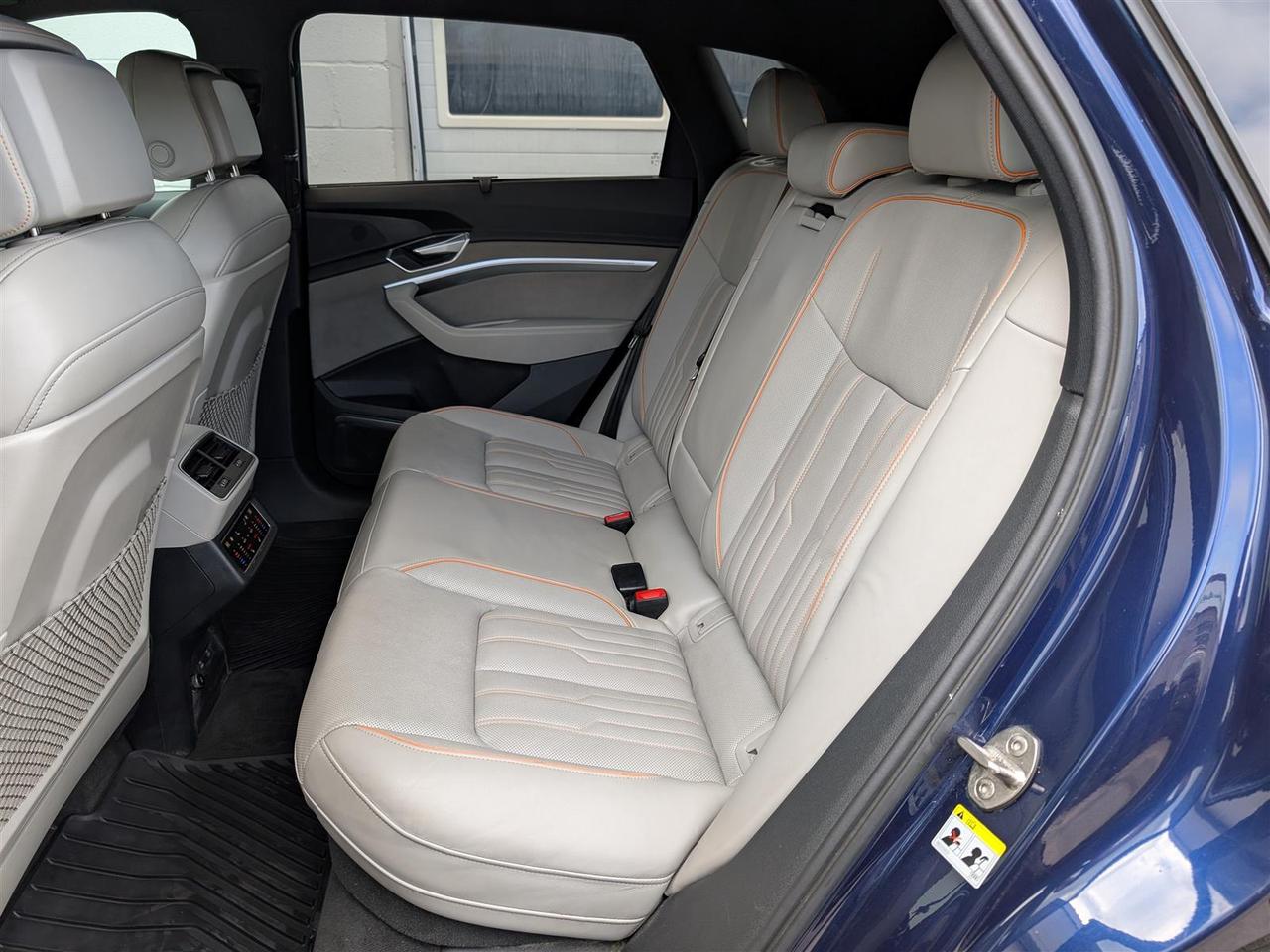 2022 Audi E-Tron 55 TECHNIK QTRO - NAVI - PANO ROOF - TECH FEATURES Photo