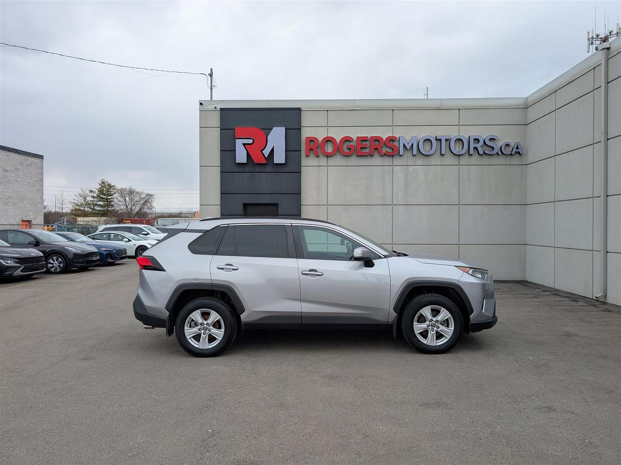 2021 Toyota RAV4 XLE AWD - SUNROOF - HTD SEATS - TECH FEATURES Photo
