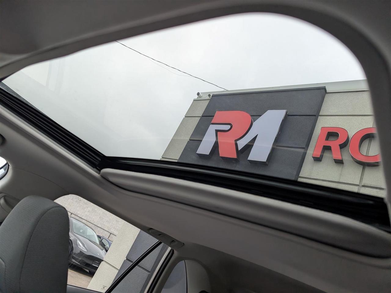 2021 Toyota RAV4 XLE AWD - SUNROOF - HTD SEATS - TECH FEATURES Photo