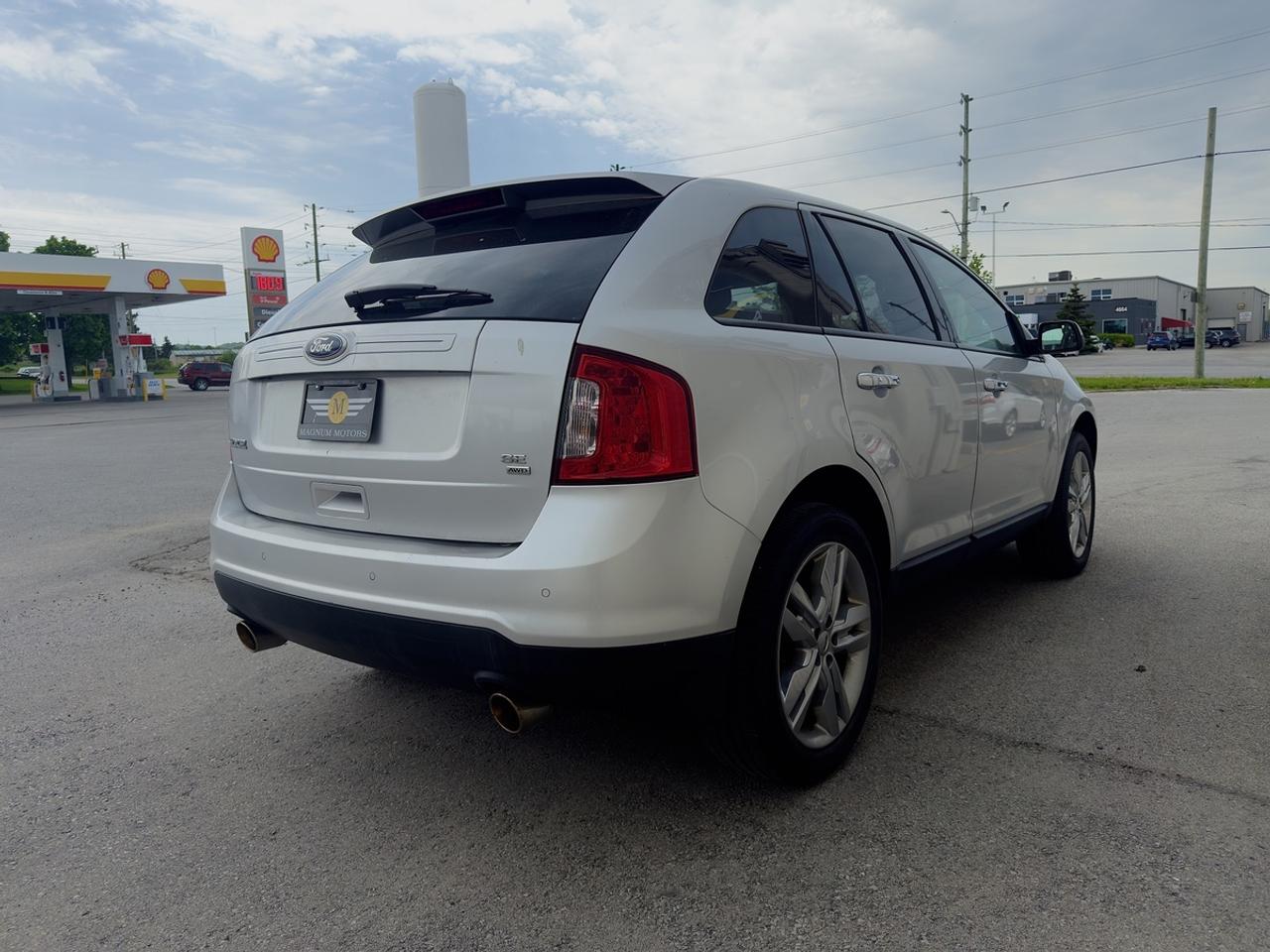 2011 Ford Edge SEL - NO ACCIDENTS - DEALER SERVICED Photo
