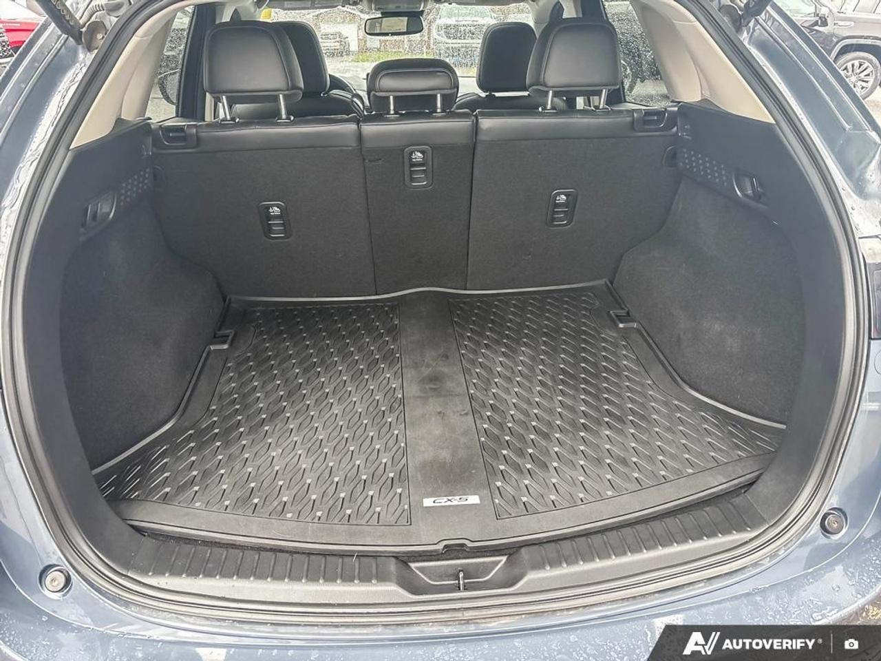 2022 Mazda CX-5 GT  -  Cooled Seats -  Leather Seats Photo