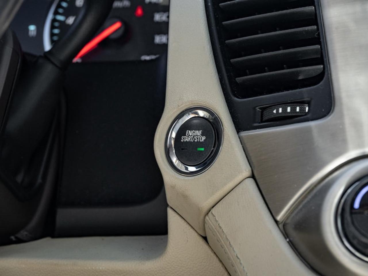 2020 GMC Yukon Denali Photo