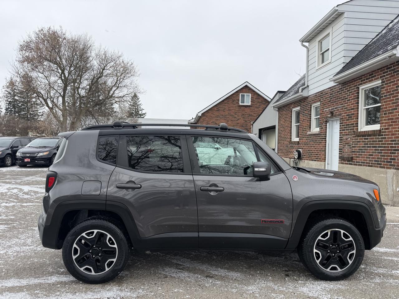 2016 Jeep Renegade Trailhawk | Clean CARFAX Photo