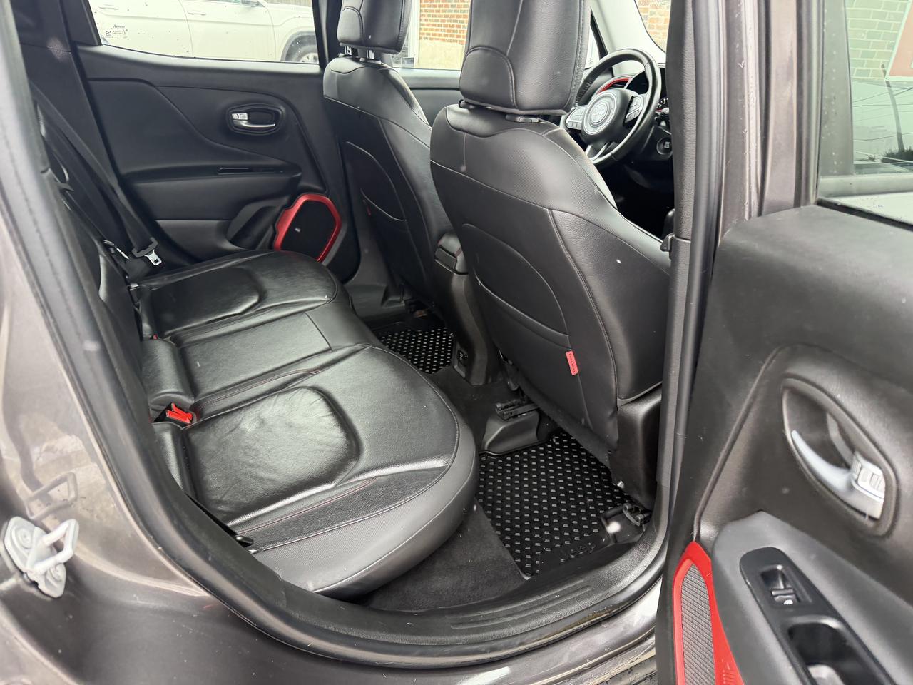 2016 Jeep Renegade Trailhawk | Clean CARFAX Photo