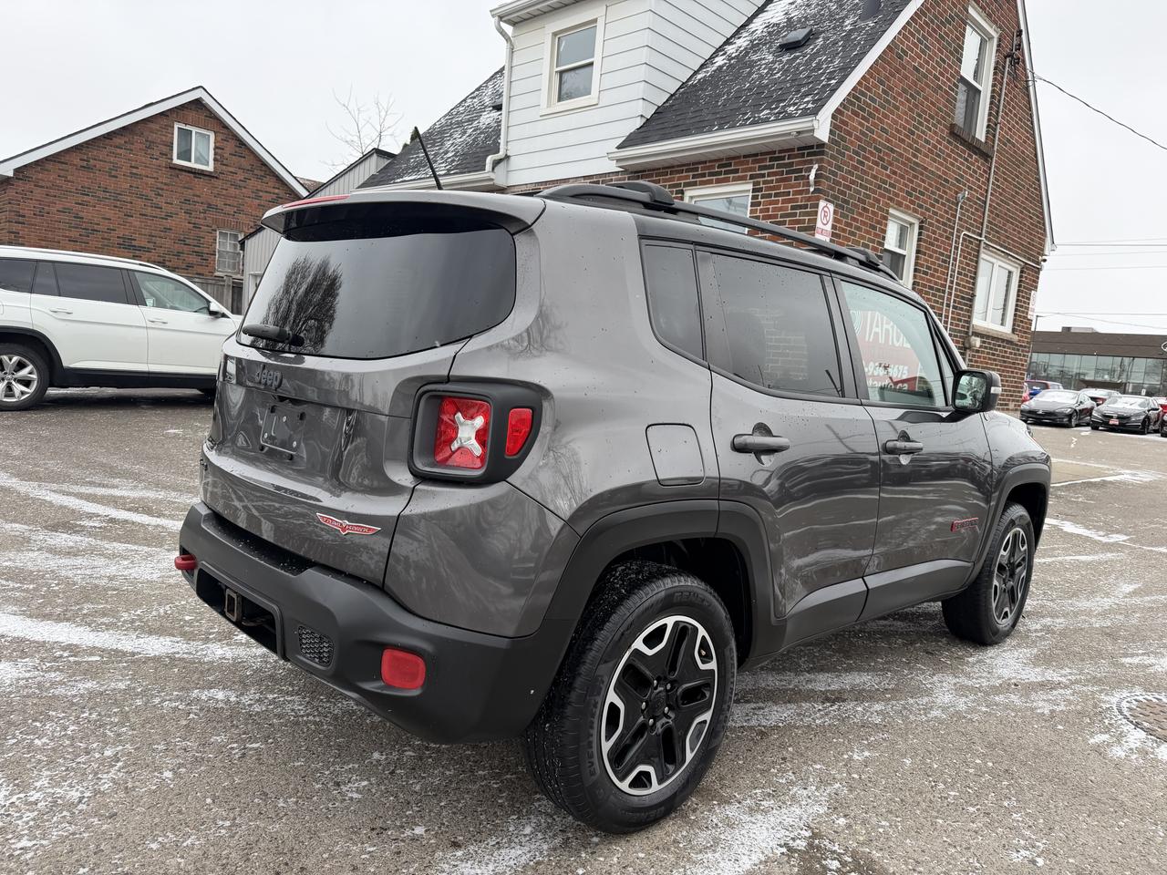 2016 Jeep Renegade Trailhawk | Clean CARFAX Photo