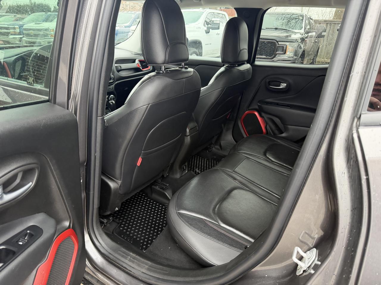 2016 Jeep Renegade Trailhawk | Clean CARFAX Photo