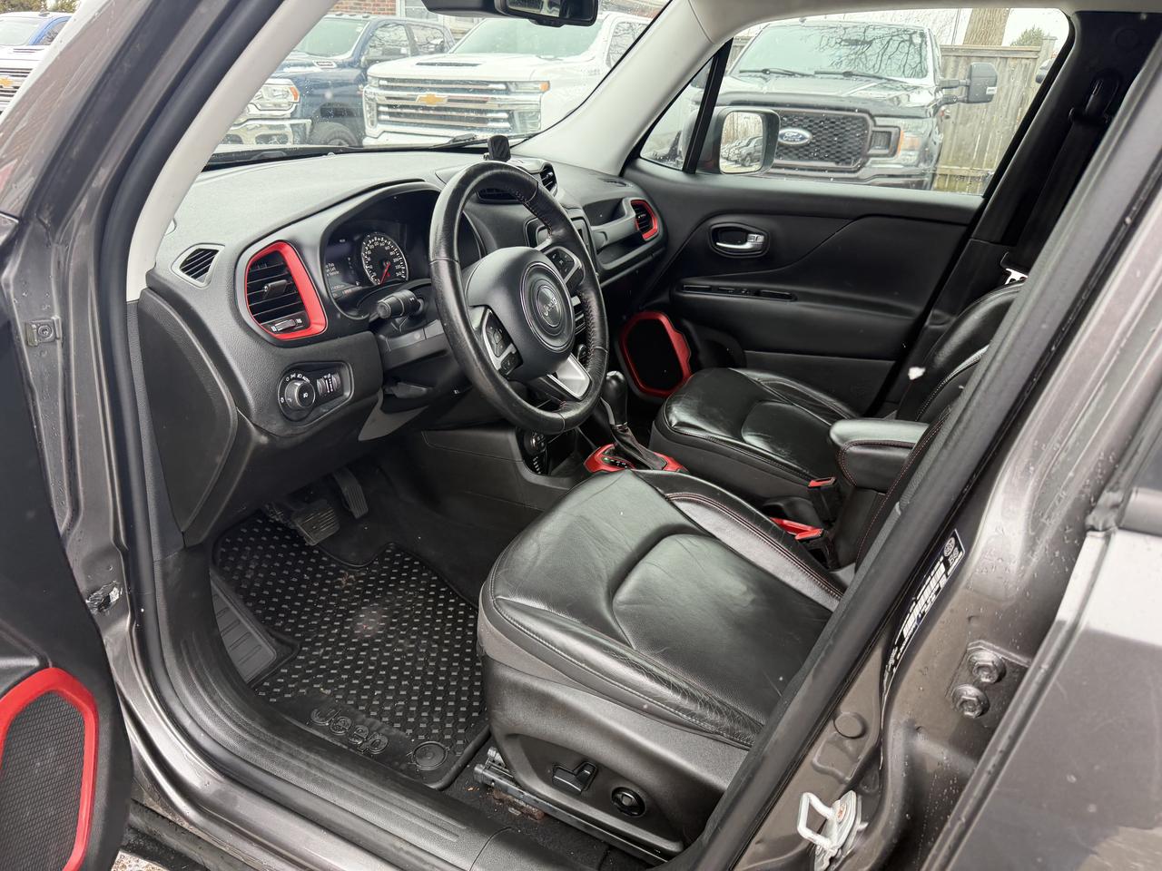 2016 Jeep Renegade Trailhawk | Clean CARFAX Photo