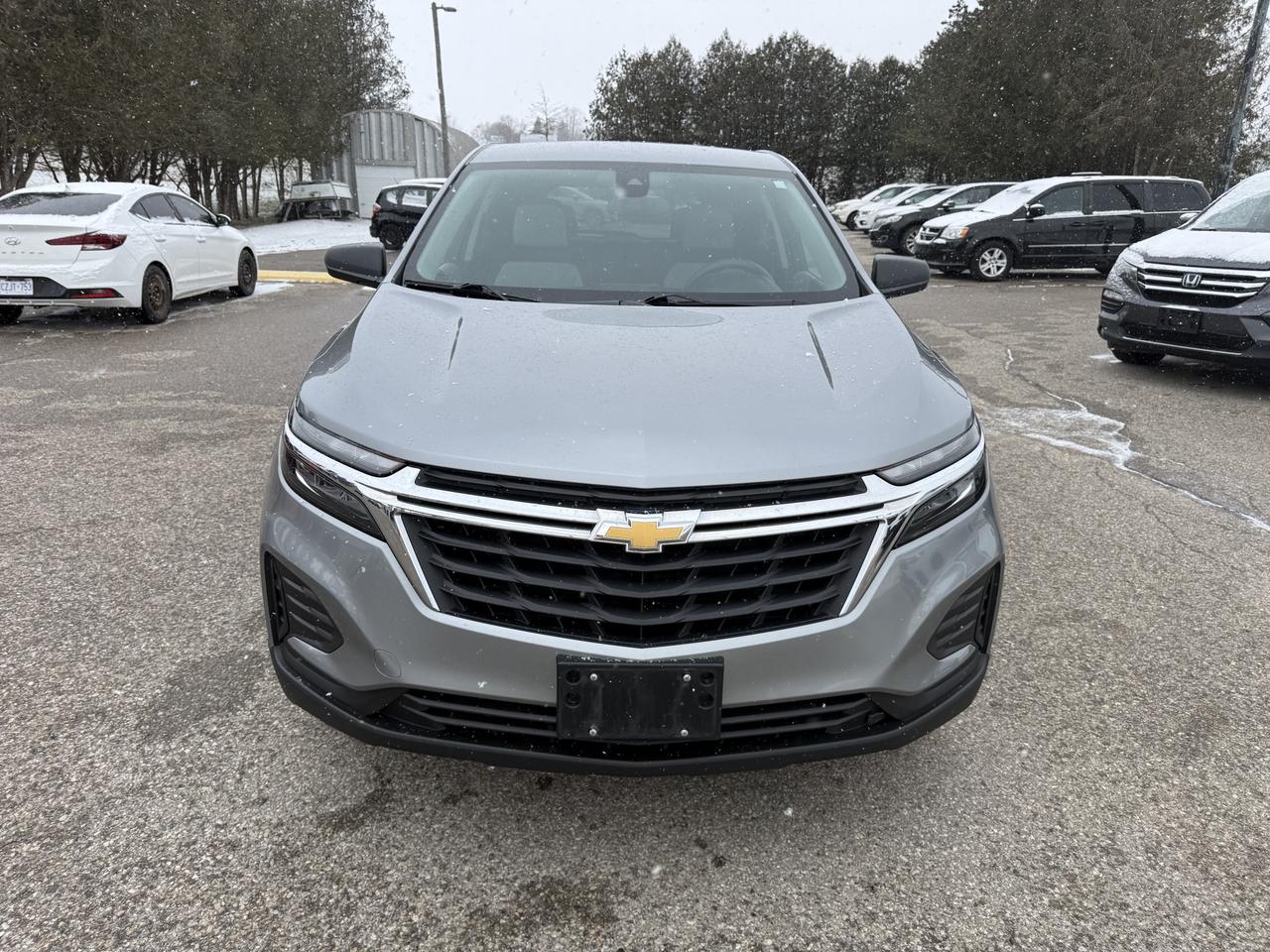 2023 Chevrolet Equinox LS Photo2