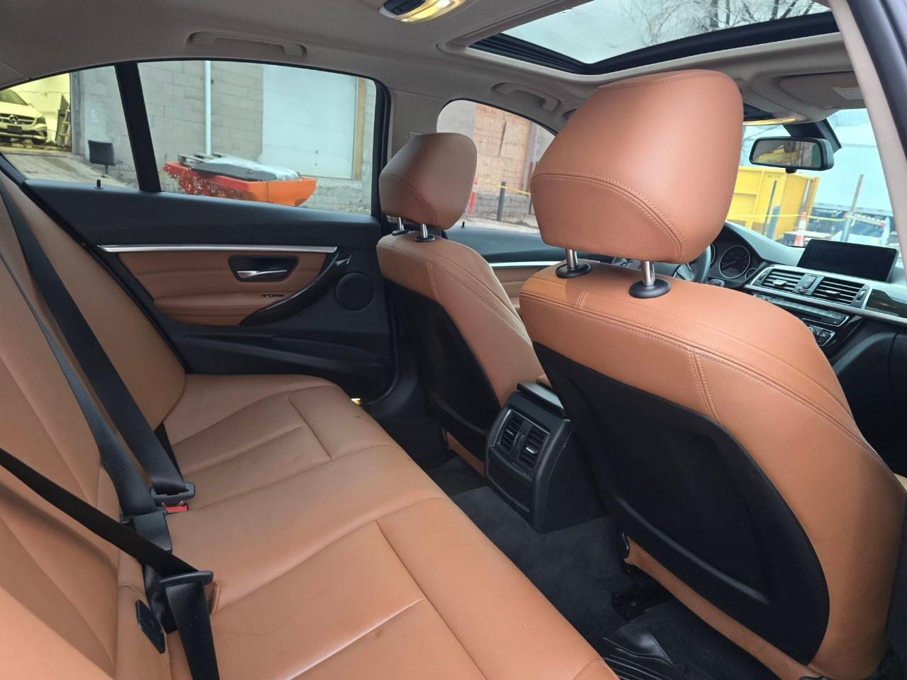 2017 BMW 3 Series 4dr Sdn 320i xDrive AWD Photo