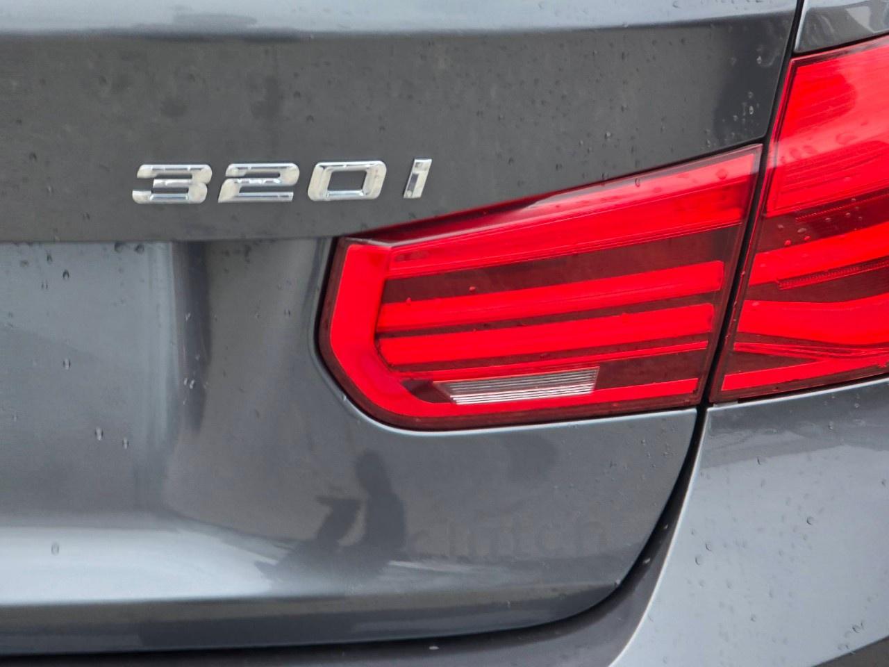 2017 BMW 3 Series 4dr Sdn 320i xDrive AWD Photo