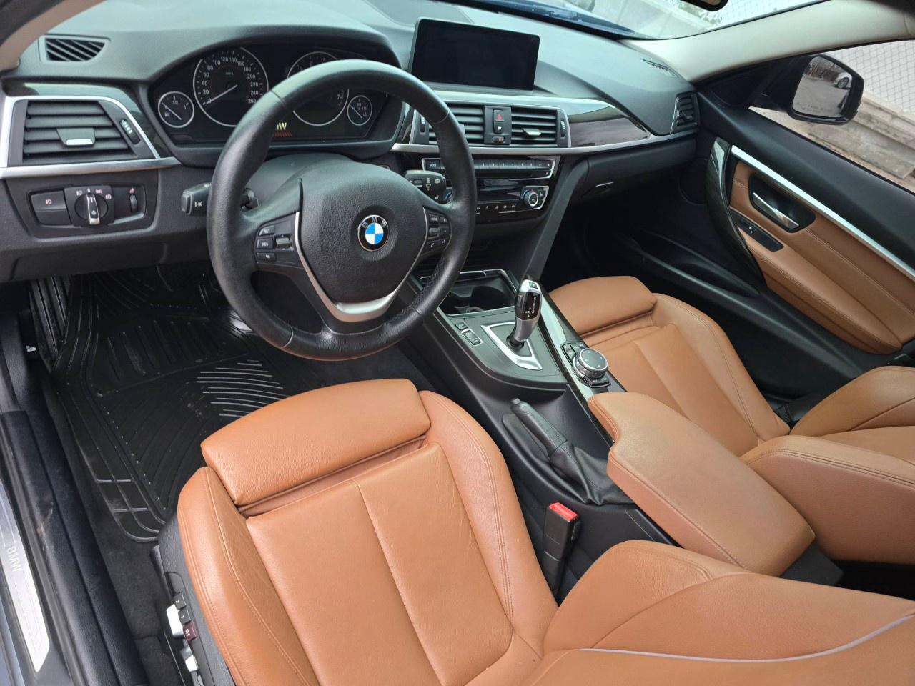 2017 BMW 3 Series 4dr Sdn 320i xDrive AWD Photo