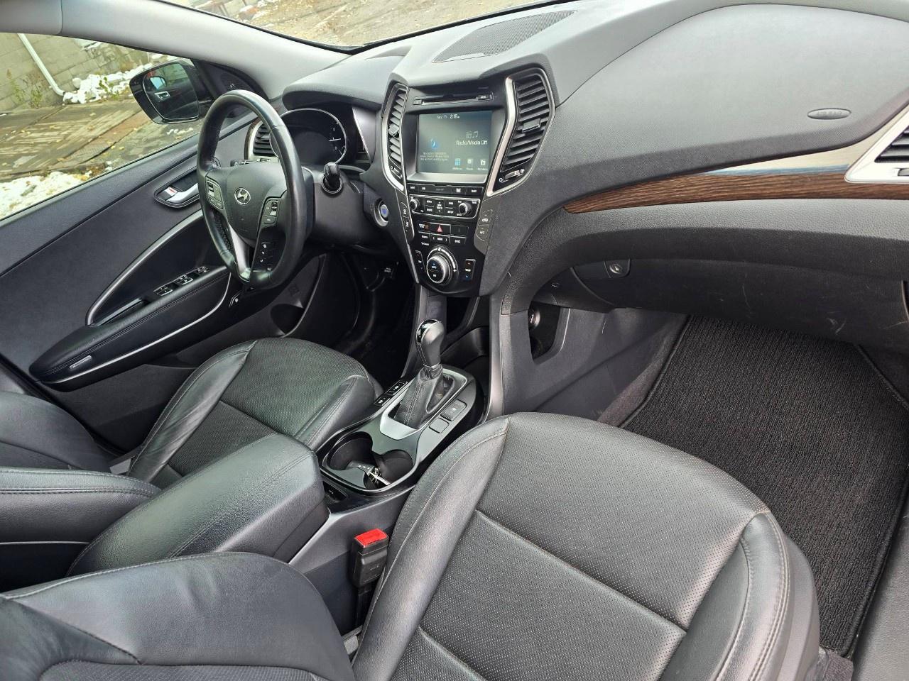 2017 Hyundai Santa Fe Sport AWD 4dr 2.0T Limited Photo