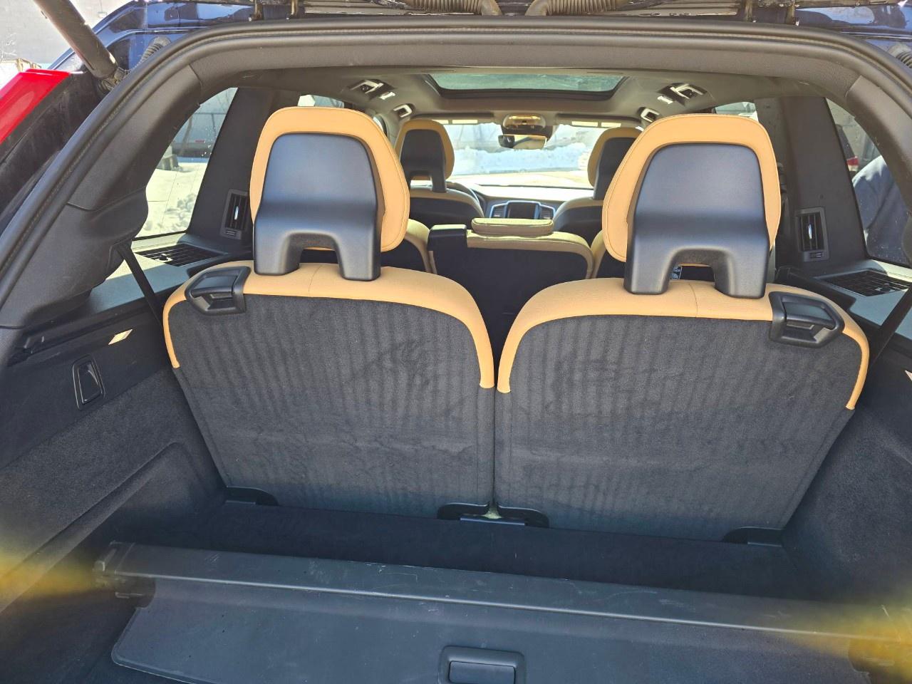 2017 Volvo XC90 AWD 5dr T6 Momentum 7-Passenger Photo