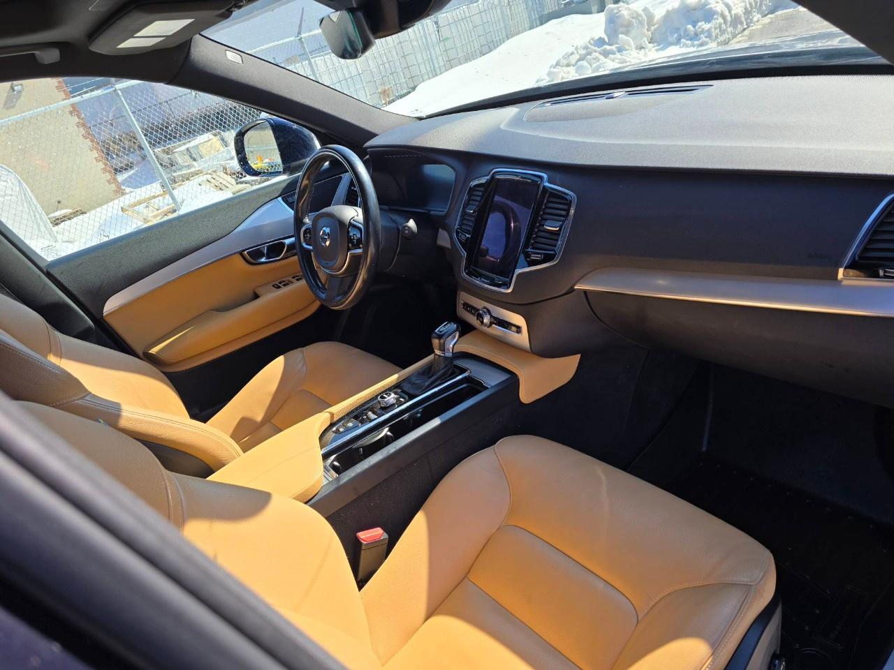 2017 Volvo XC90 AWD 5dr T6 Momentum 7-Passenger Photo