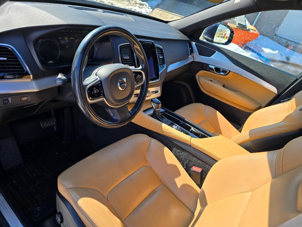 2017 Volvo XC90 AWD 5dr T6 Momentum 7-Passenger Photo