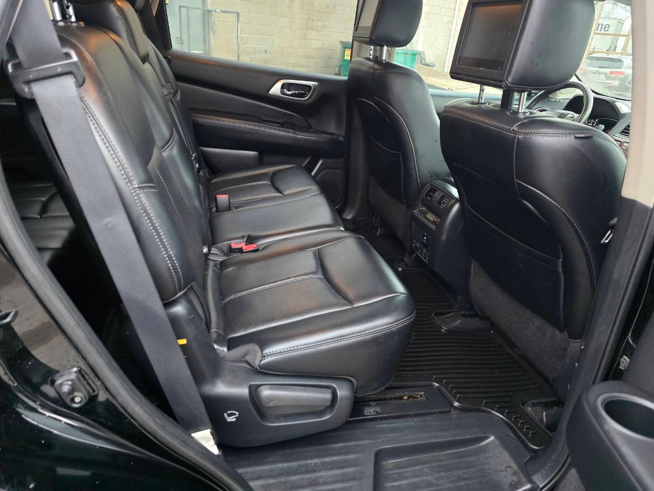 2017 Nissan Pathfinder 4WD 4DR PLATINUM Photo