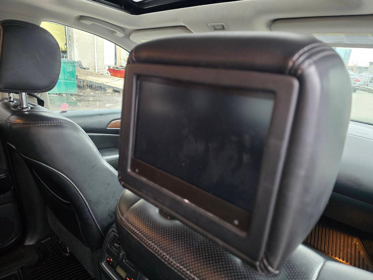 2017 Nissan Pathfinder 4WD 4DR PLATINUM Photo