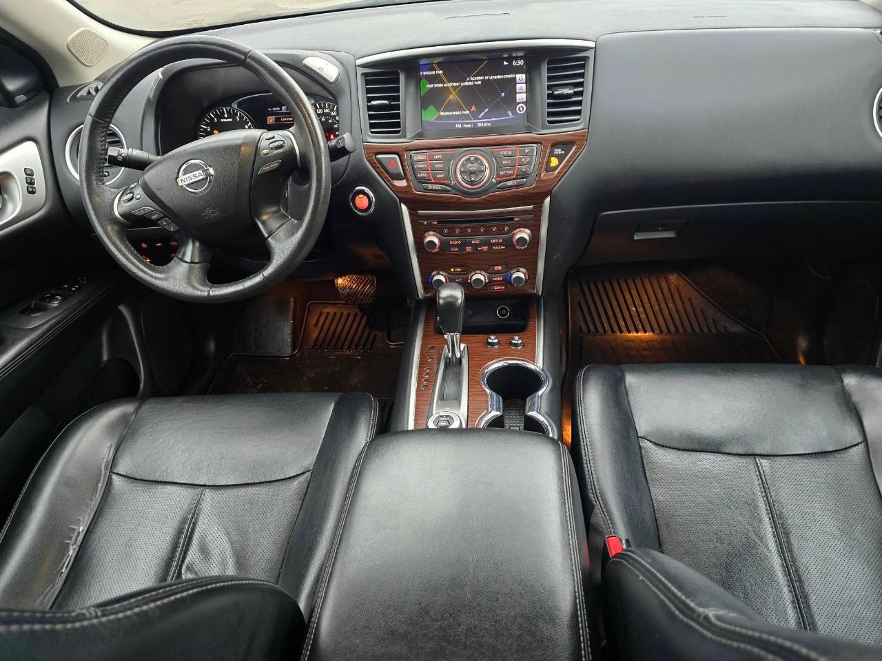 2017 Nissan Pathfinder 4WD 4DR PLATINUM Photo