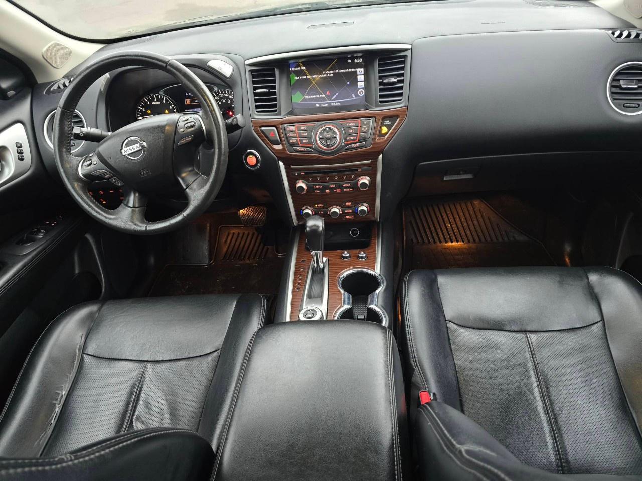 2017 Nissan Pathfinder 4WD 4DR PLATINUM Photo