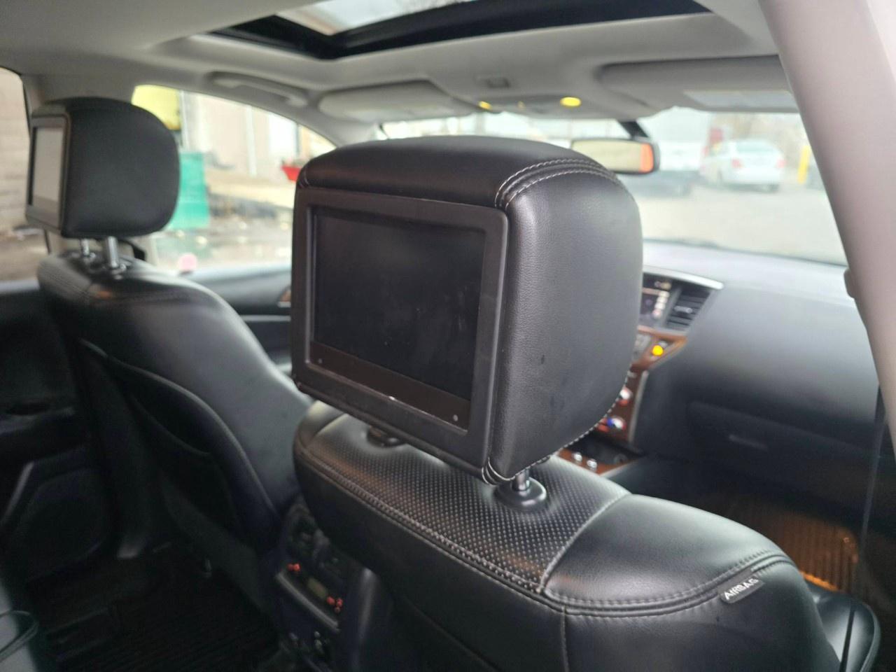 2017 Nissan Pathfinder 4WD 4DR PLATINUM Photo