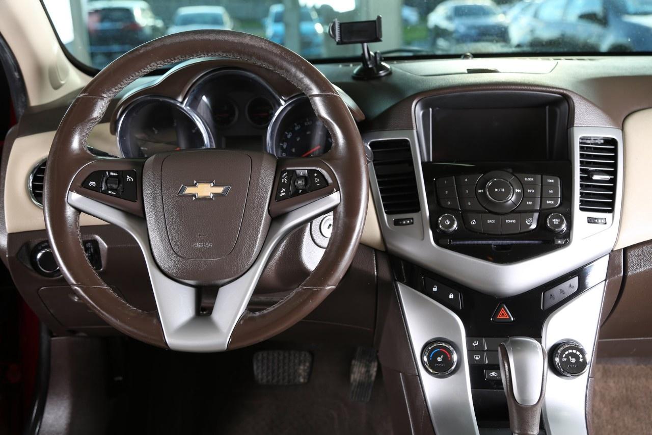 2014 Chevrolet Cruze 4DR SDN DIESEL Photo