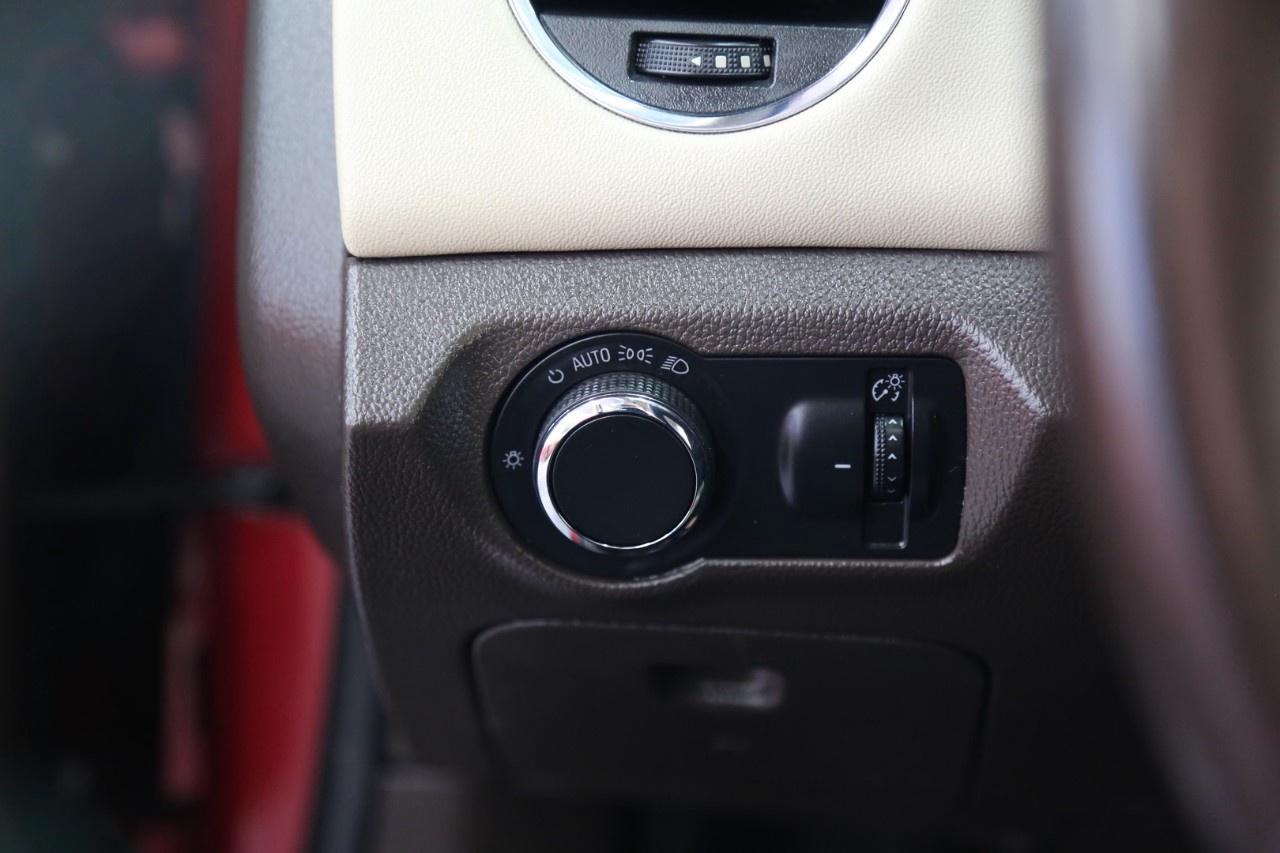 2014 Chevrolet Cruze 4DR SDN DIESEL Photo