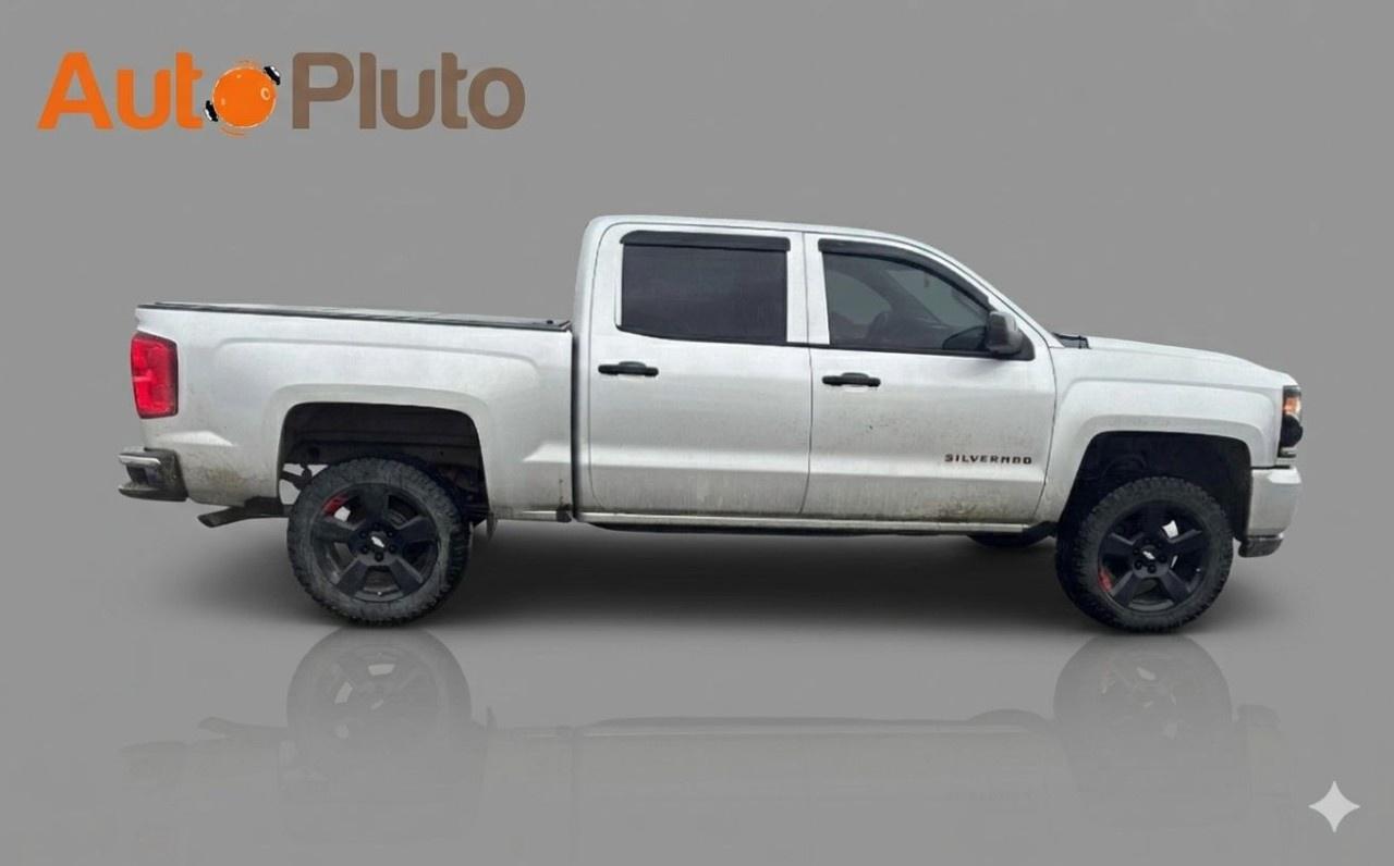 2017 Chevrolet Silverado 1500 Crew Cab Short Box 4-Wheel Drive LTZ w/2LZ Photo3