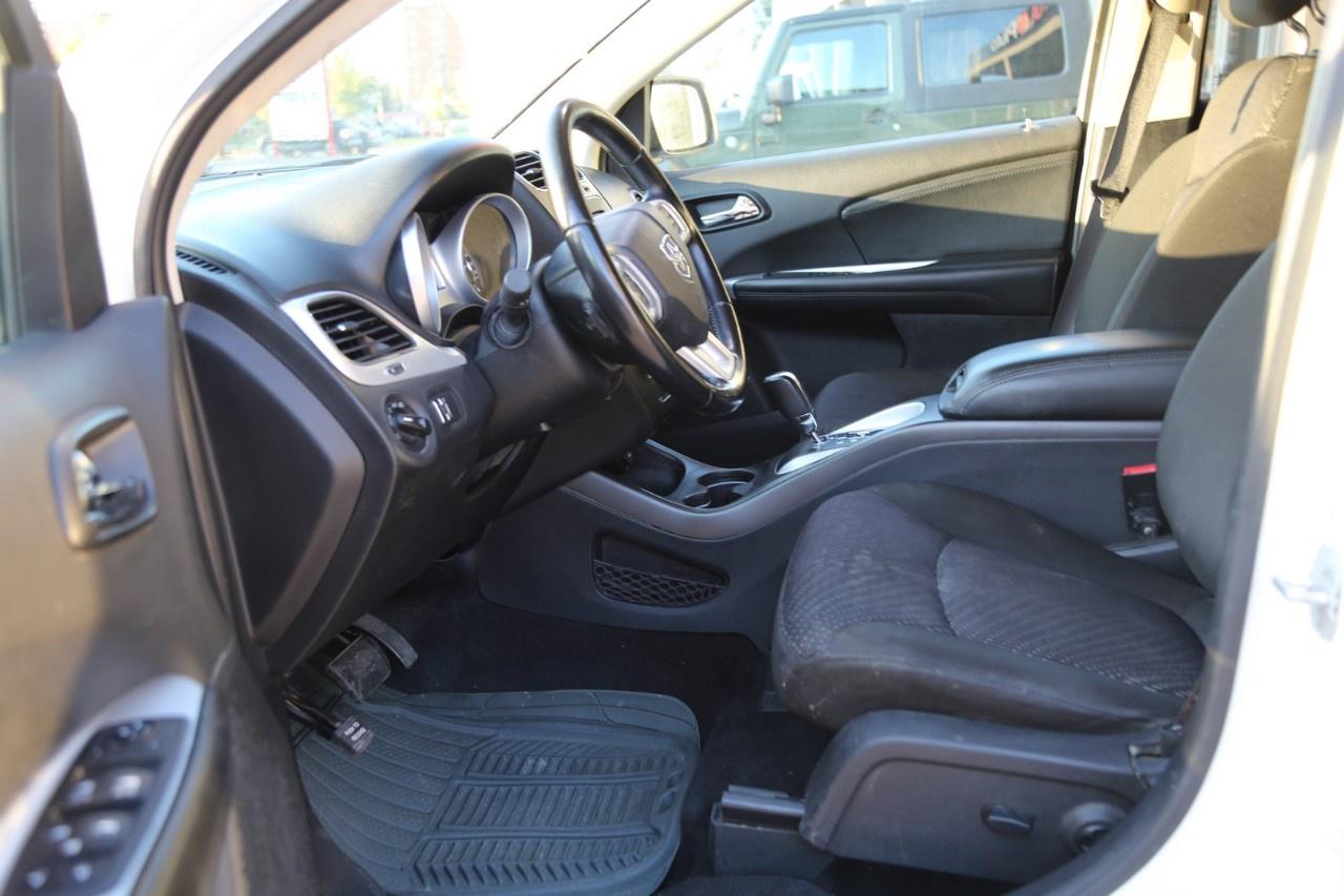 2019 Dodge Journey SXT FWD Photo