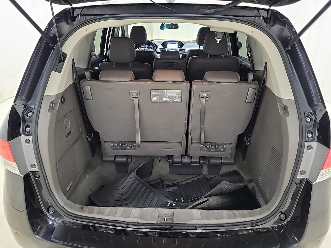 2014 Honda Odyssey Touring with Rear Entertainment System and Navigation Photo
